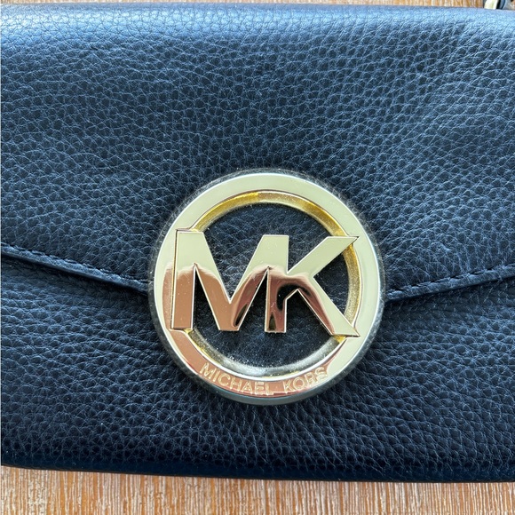 Michael Kors Wallet Purse - Picture 2 of 3
